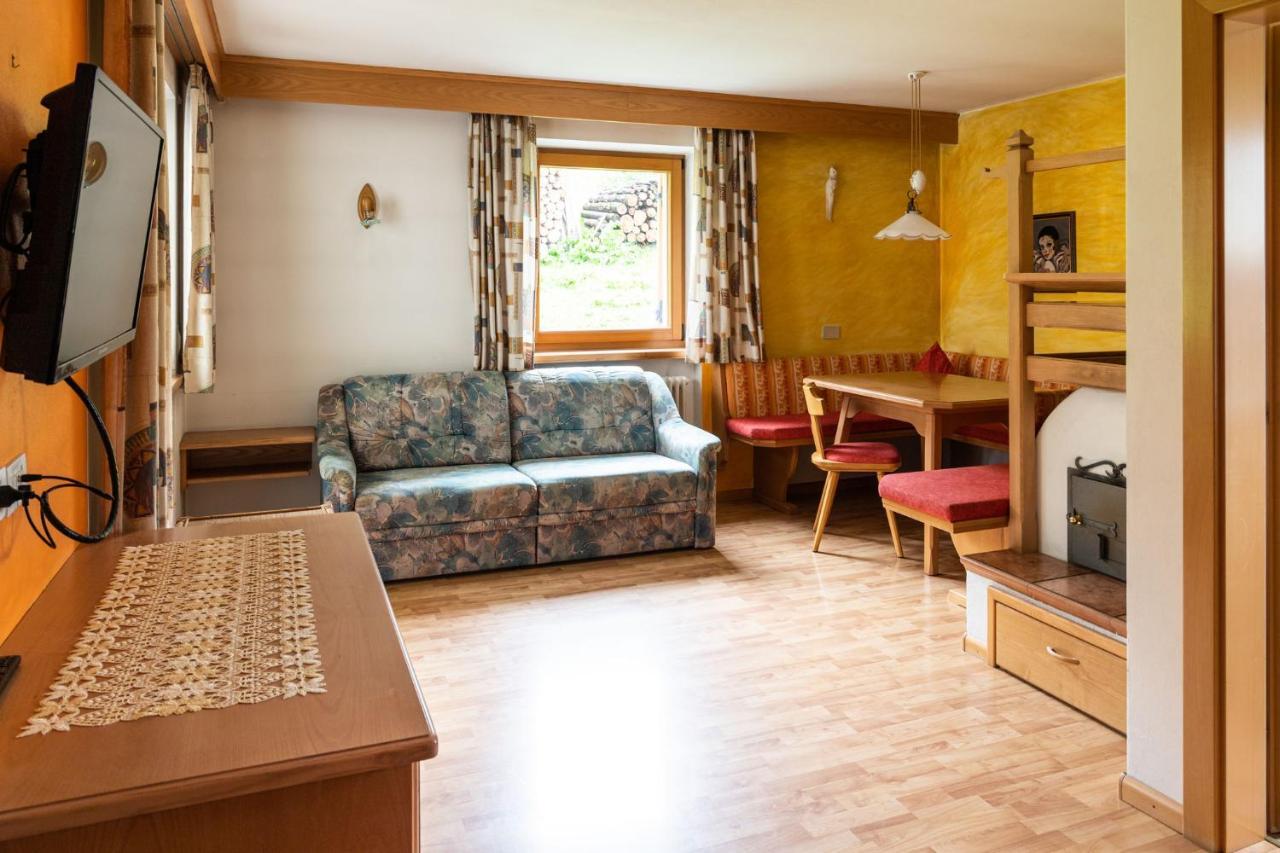 Garni Juri Bed & Breakfast La Villa  Exterior foto